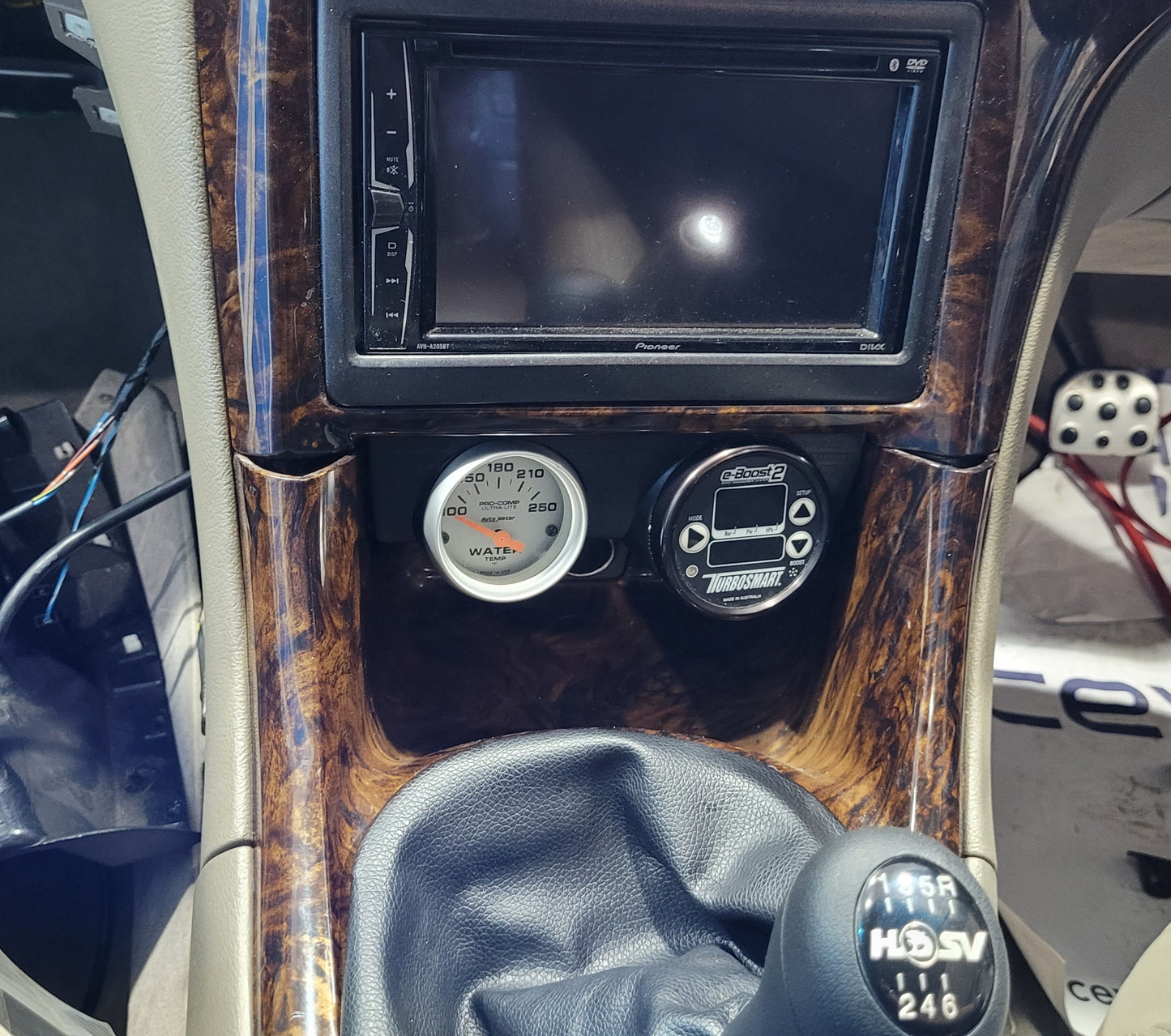 VT-VX Commodore eBoost with 52mm Gauge Pod